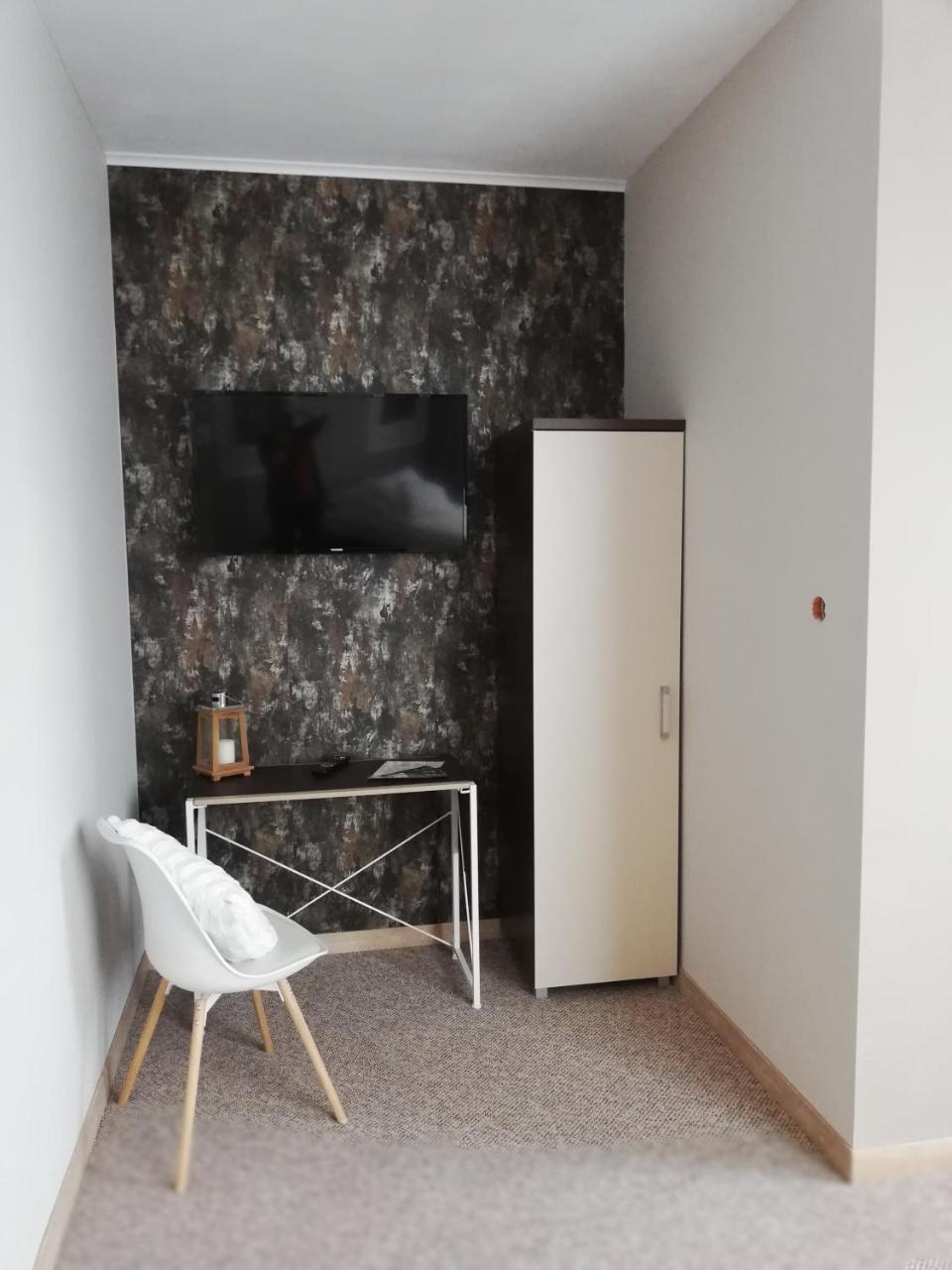 Pokoje Goscinne 30Stka Leczna Exterior foto